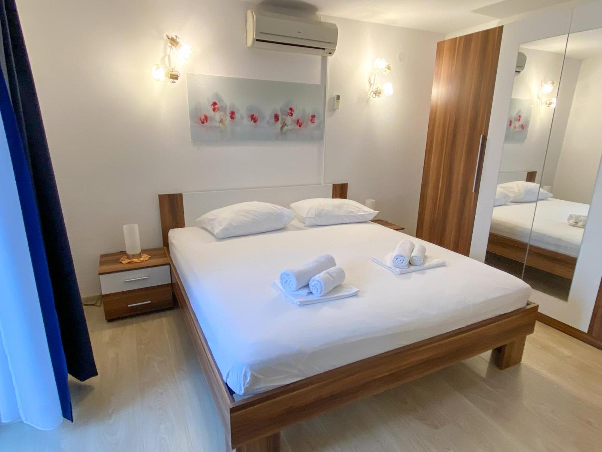 Apartmani Nede Trogir Exteriör bild